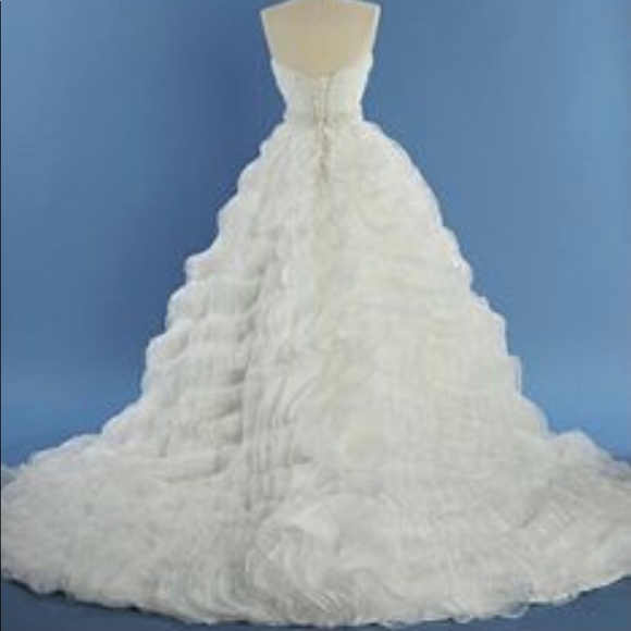 Alfred Angelo Ariel wedding dress - Picture 3 of 5